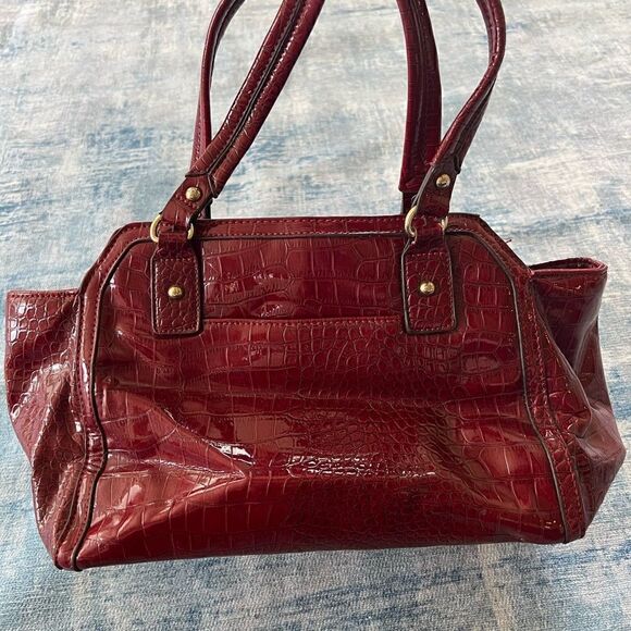Anne Klein Dark Red Faux Patent Croc Leather Handbag w Gold Colored Accents - Picture 3 of 11